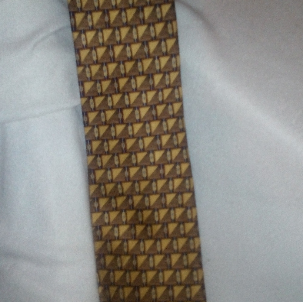 Bourn bon tie